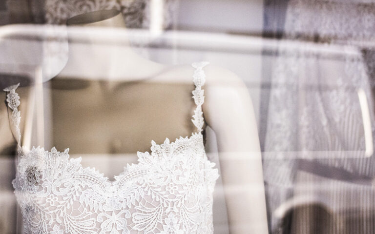 Kaleido trouwspecial: lichaamsbeeld en shoppen voor een trouwjurk